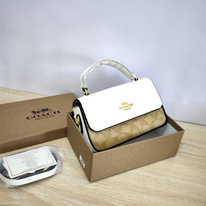 Coach
85 dhs🇦🇪

with box
🎁🎁🎁

size 19cm

Zain26
♥️♥️♥️