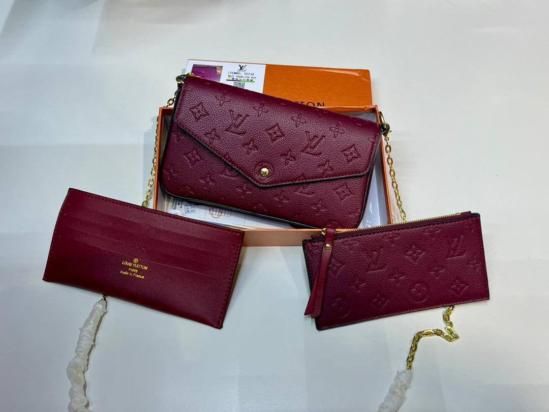 LV / Coach

75 dhs🇦🇪

with box
🎁🎁🎁

size 22×3.5×12cm

Zain213
♥️♥️♥️