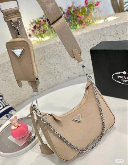 Prada 2 in 1
Size : 22.5 * 18 * 6 cm
95 dhs🇦🇪
with box🎁

Zain115
♥️♥️♥️