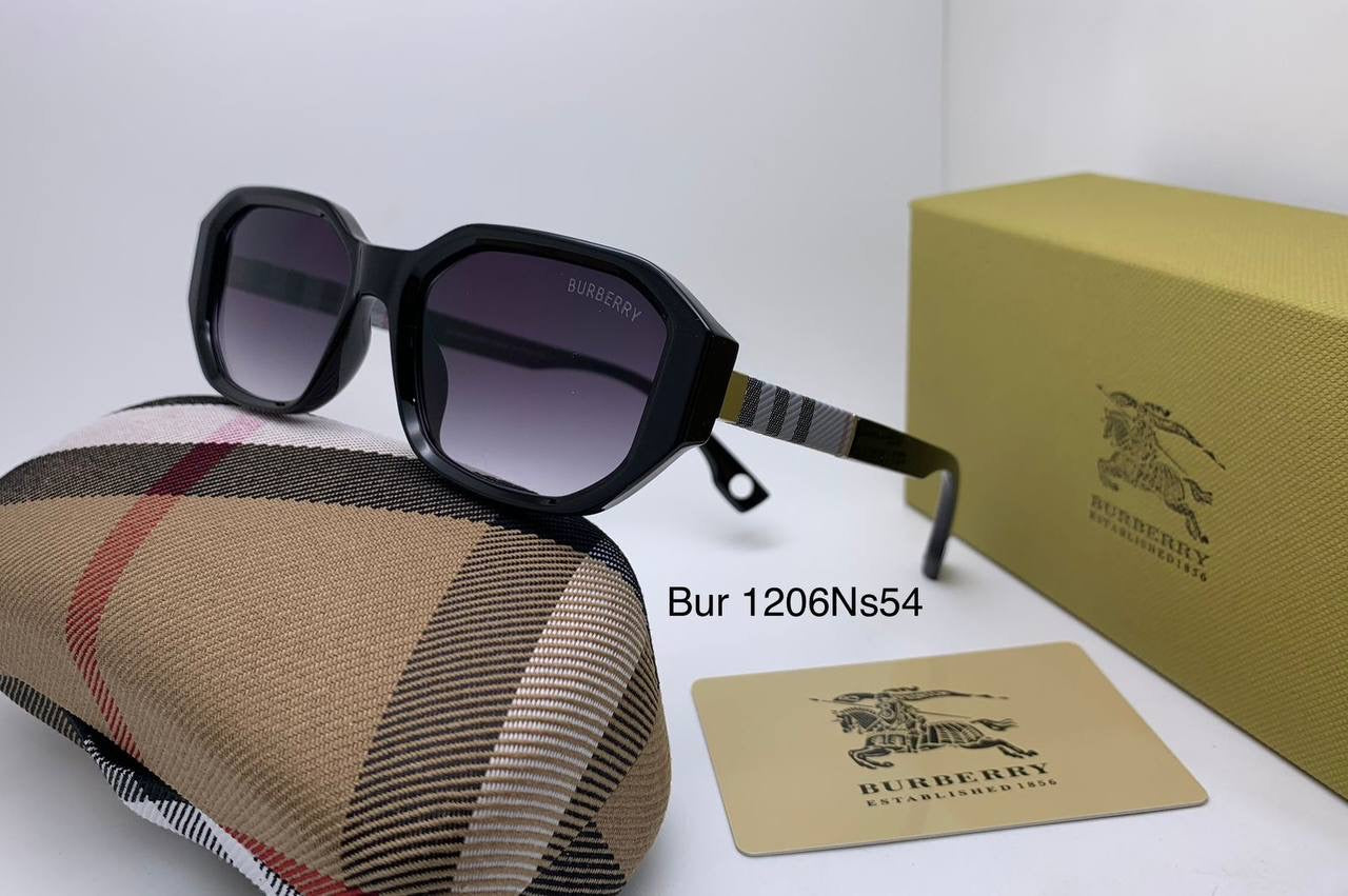 Burberry
65 dhs🪙

Zain126
♥️♥️♥️