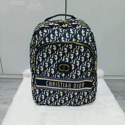 Dior
Bagback
55 dhs🇦🇪

Zain40
♥️♥️♥️