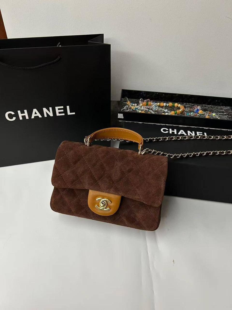 Chanel 
Master
250 dhs🪙💕
#21cm…..❤️❤️

Zain228
♥️♥️♥️