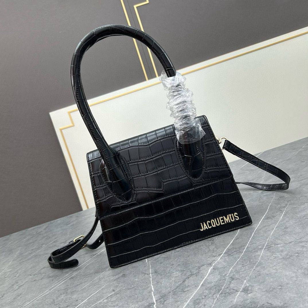 Jacquemus
offer price
65 dhs🇦🇪

Zain39
♥️♥️♥️