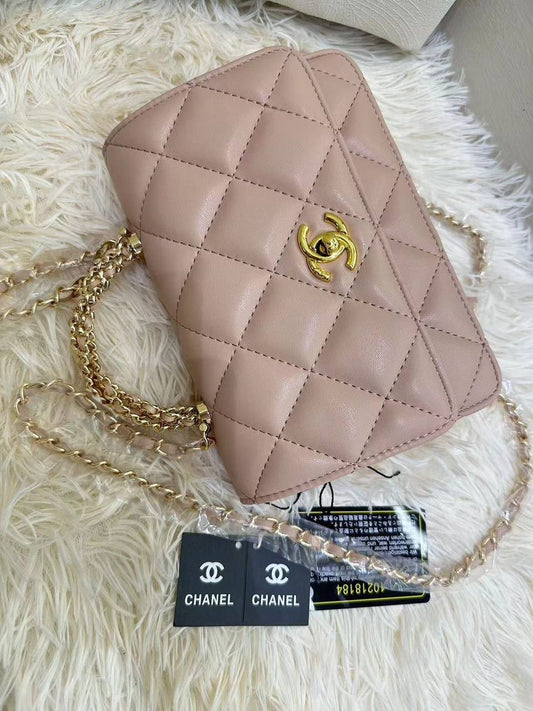 Chanel

with box
🎁🎁🎁

100 dhs🇦🇪

Zain143
♥️♥️♥️