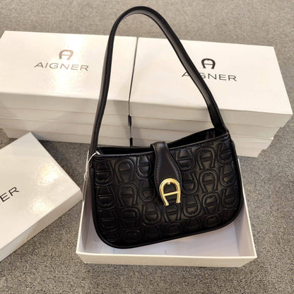 Aigner

90 dhs🇦🇪

with box
🎁🎁🎁

size 20cm

Zain26
♥️♥️♥️