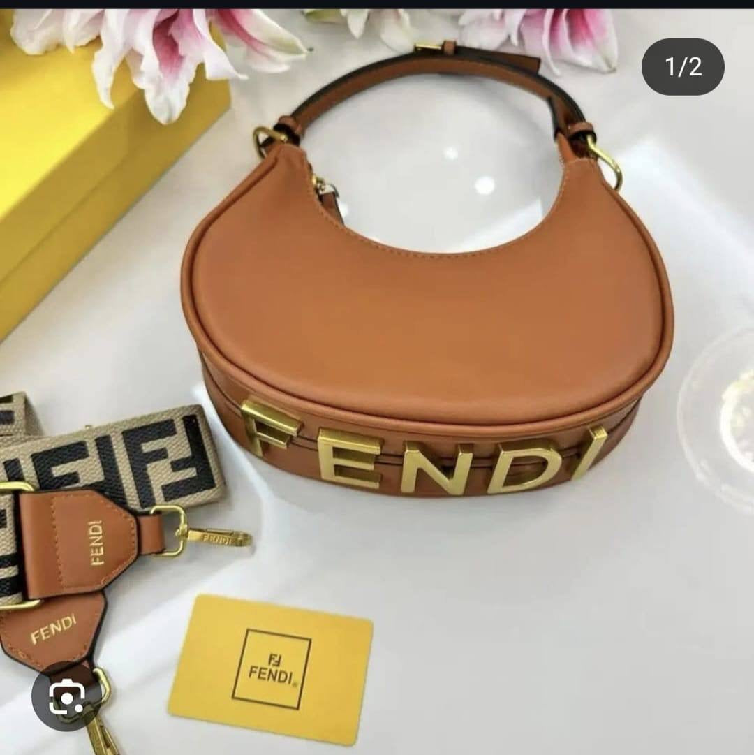 Fendi
with box
🎁🎁🎁

100 dhs🪙

Zain143
♥️♥️♥️