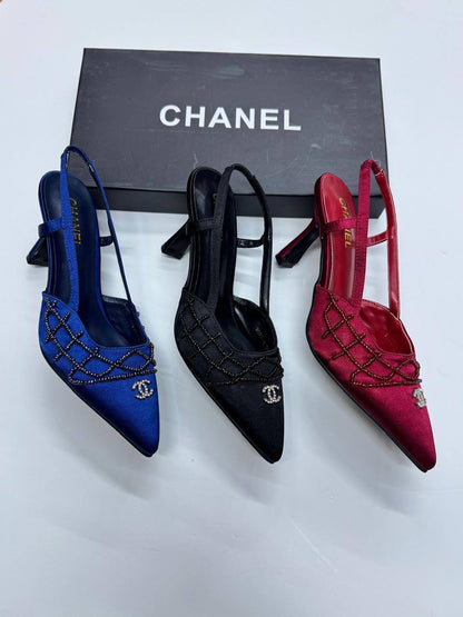 Chanel 
Amina HUADDI 7cm
120 dhs🇦🇪
Size 36-37-38-39-40-41

Zain21
♥️♥️♥️