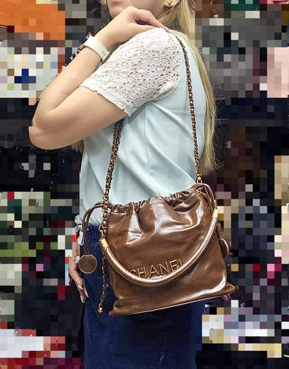 Chanel 22 ᴍɪɴɪ
ʙᴜᴄᴋᴇᴛ sʜᴏᴜʟᴅᴇʀ/ ᴄʀᴏssʙᴀɢ
sɪᴢᴇ: 22 ᴄm

70 dhs🇦🇪

Zain31
♥️♥️♥️