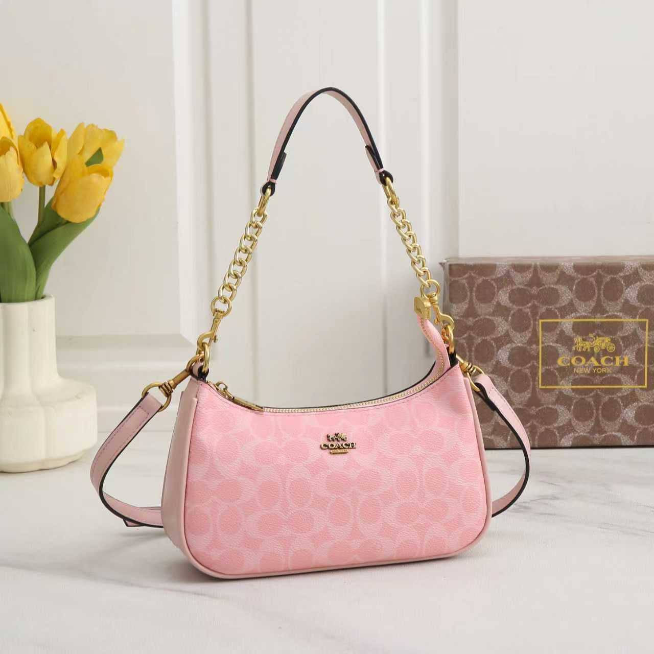 Coach
With box 
🎁🎁🎁

95 dhs🪙
Send a cherry pendant

Zain114
♥️♥️♥️