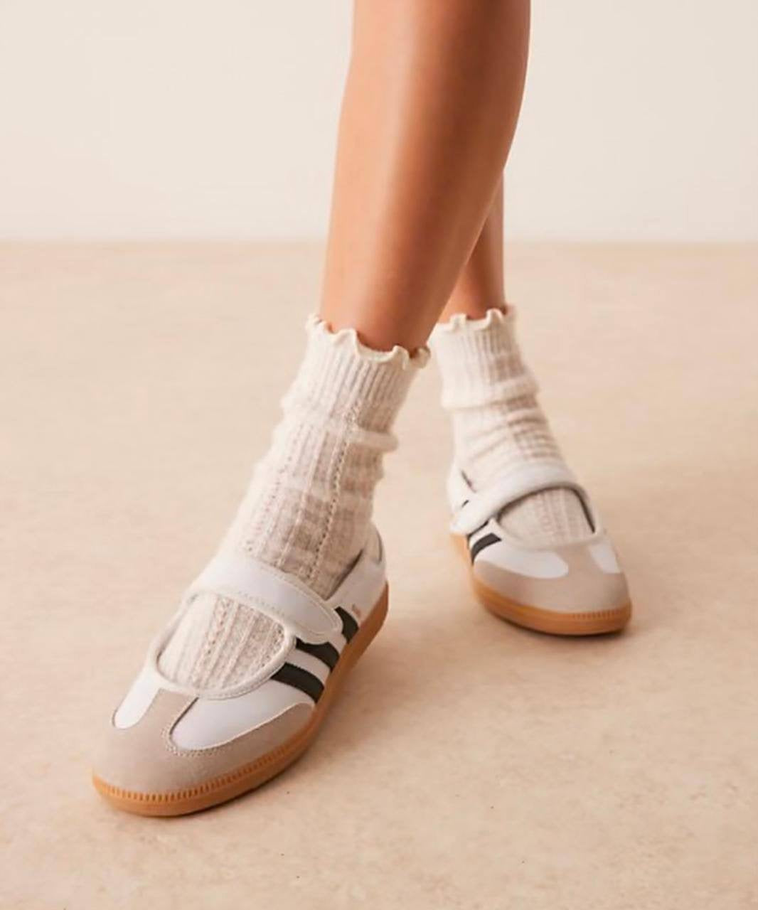 adidas Samba Jane White Black Gum，
Size 36-41
170 dhs🇦🇪

Zain18
♥️♥️♥️