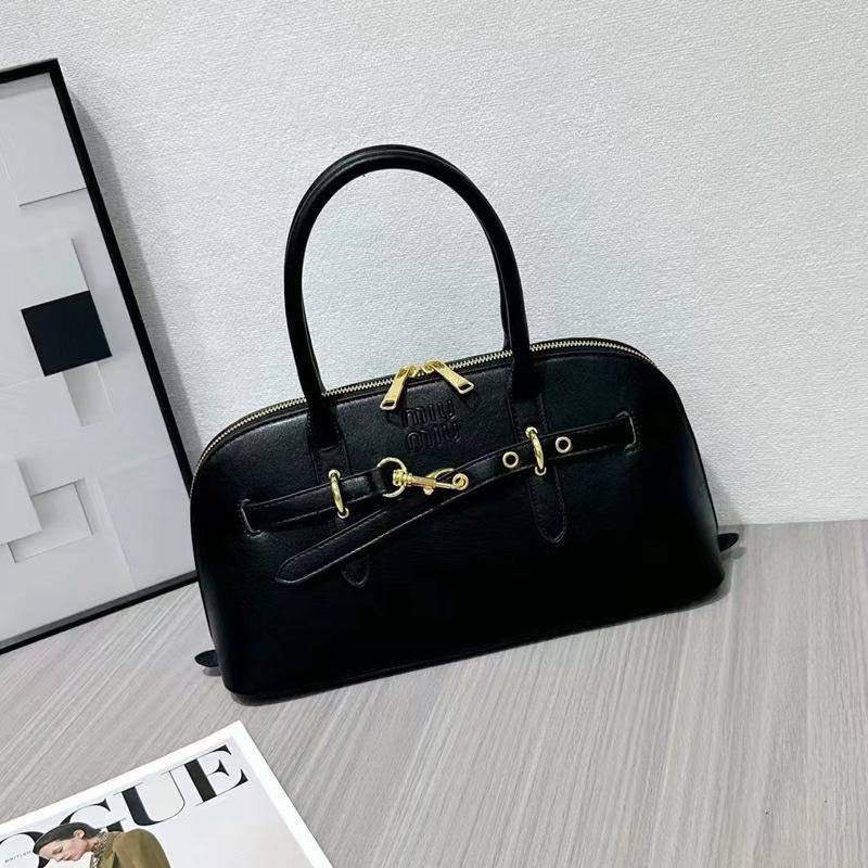 Miu Miu
Best quality 
95 dhs🇦🇪
size 33 cm

Zain158
♥️♥️♥️