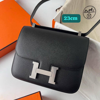Hermes
Good quality 

with box
🎁🎁🎁
95 dhs🪙💕

Zain186
♥️♥️♥️