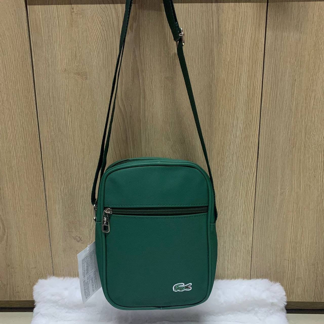 LACOSTE Bag 

GOOD quality 
30 dhs🇦🇪

Zain40
♥️♥️♥️