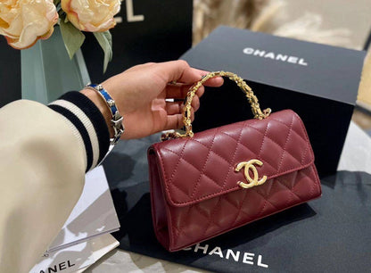 Chanel

90 dhs🇦🇪

Good quality

with box
🎁🎁🎁

Zain35
♥️♥️♥️