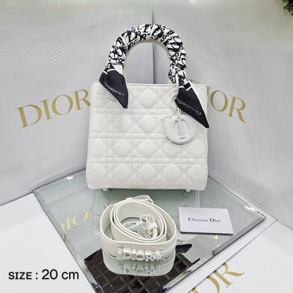 Dior
ᴍᴀᴛᴛᴇ ʟᴇᴀᴛʜᴇʀ ᴍᴀᴛᴇʀɪᴀʟ
ᴡɪᴛʜ ᴛᴡɪʟʟʏ ɪɴᴄʟᴜᴅᴇ
sɪᴢᴇ: 20 cm
ᴡɪᴛʜ BOX
🎁🎁🎁

95 dhs🇦🇪

Zain31
♥️♥️♥️