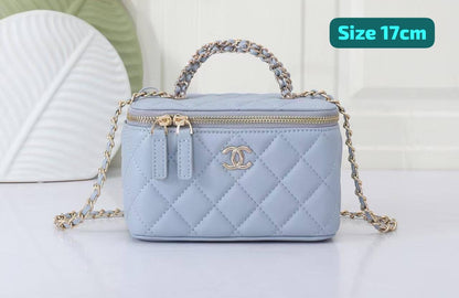 Chanel
Good quality 

with box 
🎁🎁🎁

95 dhs🇦🇪

Zain186
♥️♥️♥️