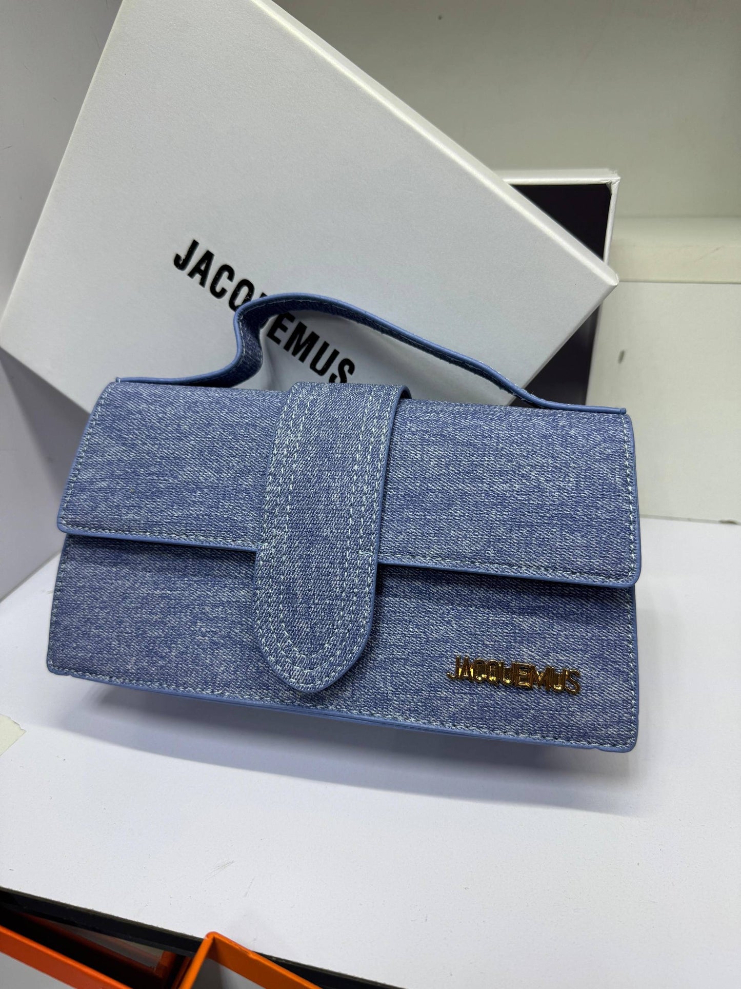 Jacquemus

With box 
🎁🎁🎁

70 dhs🇦🇪

offer

Zain50
♥️♥️♥️