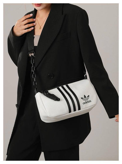 Adidas
30*20*10 cm
40 dhs🇦🇪

Zain17
♥️♥️♥️