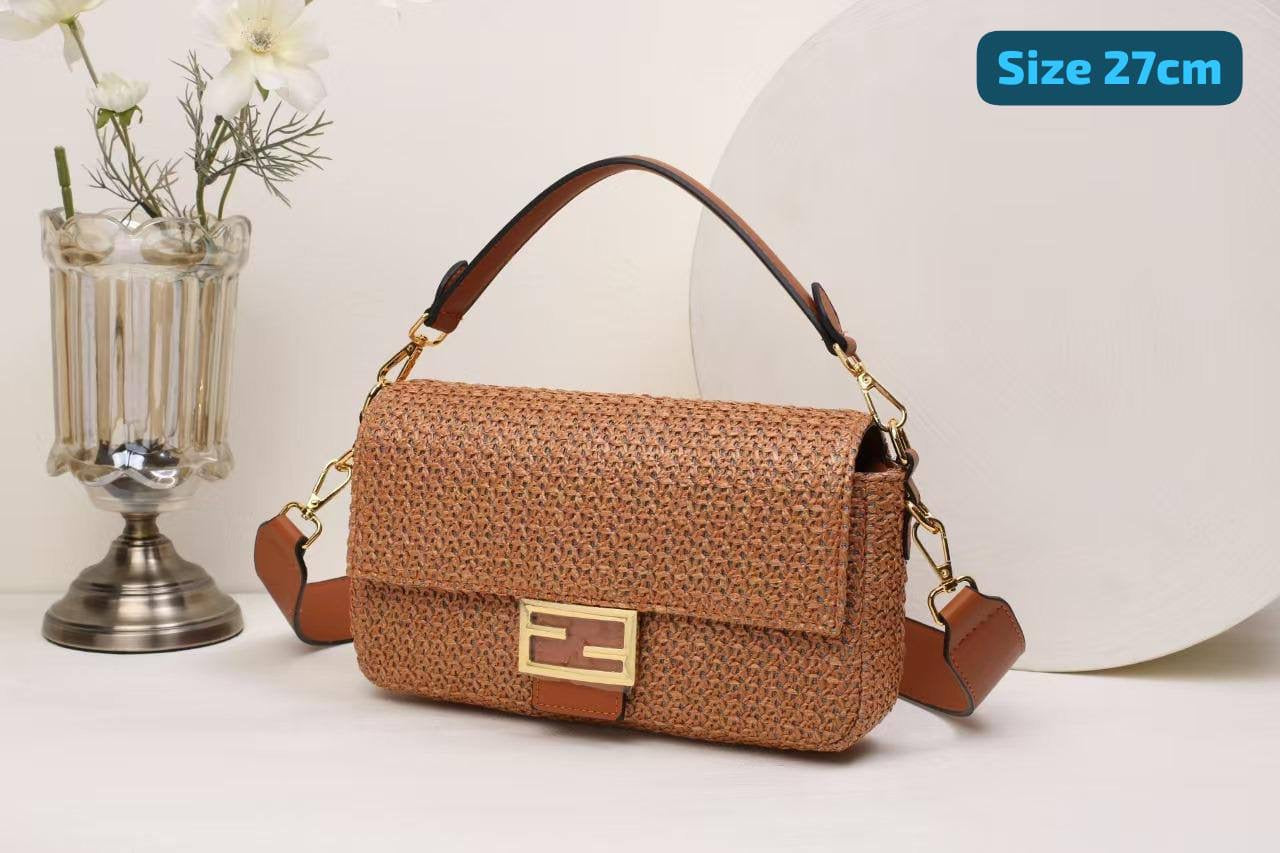 Fendi
Good quality 

with box
🎁🎁🎁
95 dhs🇦🇪

Zain186
♥️♥️♥️