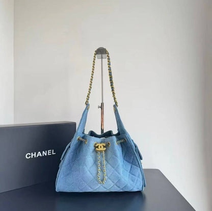 CHANEL 

Master 

WITH BOX 
🎁🎁🎁

210 dhs🇦🇪
Check with K 👉Q

Zain39
♥️♥️♥️