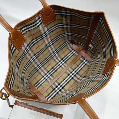 BURBERRY
GOOD QUALITY 
85 dhs🇦🇪

Zain39
♥️♥️♥️