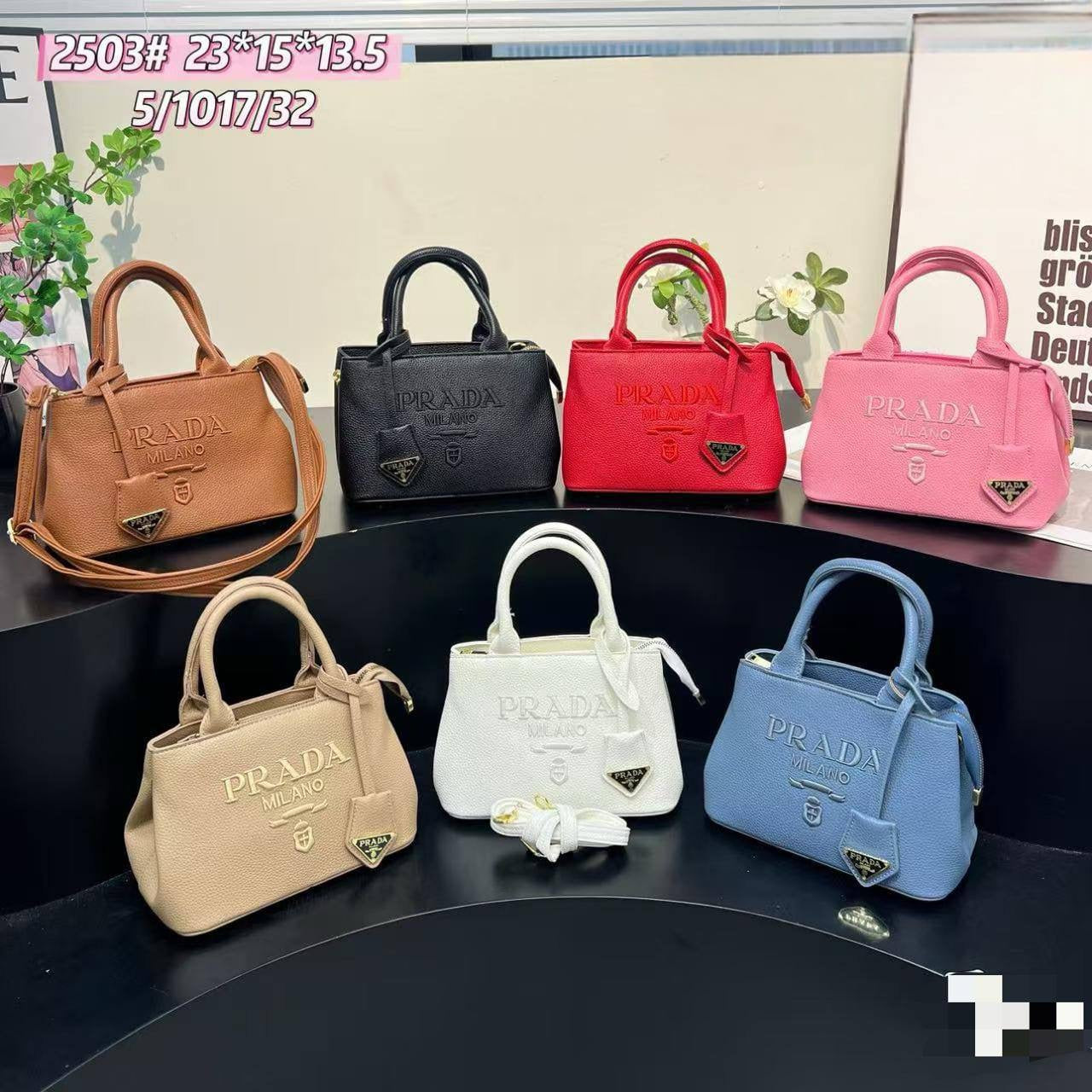 PRADA ᴛᴏᴘ ʜᴀɴᴅʙᴀɢ
ᴍᴀᴛᴛᴇ ʟᴇᴀᴛʜᴇʀ ᴍᴀᴛᴇʀɪᴀʟ
ᴇᴍʙʀᴏɪᴅᴇᴅ ʟᴏɢᴏ
ɪᴛ ʜᴀs ᴢɪᴘᴘᴇʀ
ᴡɪᴛʜ ʟᴏɴɢ ʙᴇʟᴛ sᴛʀᴀᴘ
sɪᴢᴇ : 23 cm

65 dhs🪙

Zain31
♥️♥️♥️