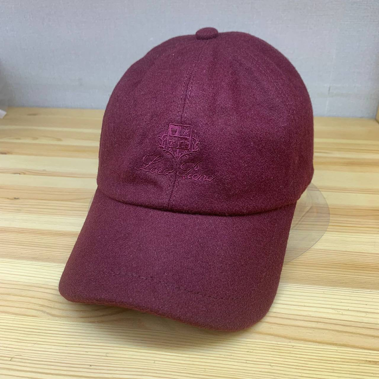 CASHMERE LORO PIANA 
MENS CAP 🧢 
FREE SIZE 
120 dhs🪙

Zain88
♥️♥️♥️