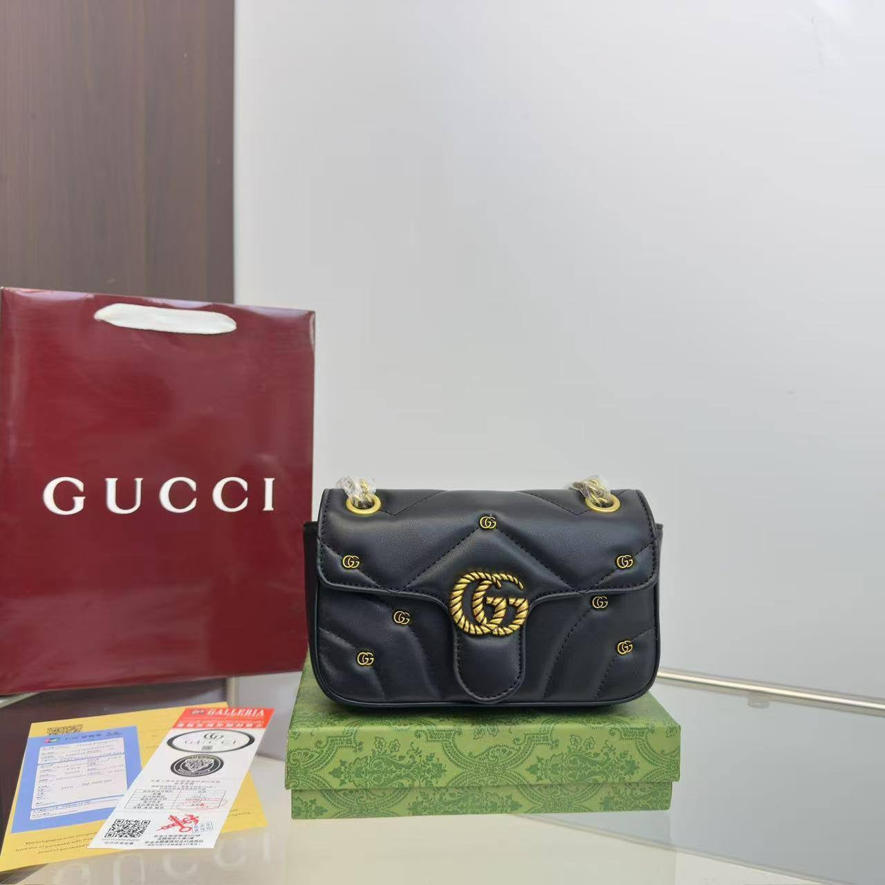 Gucci
Best quality 

with box’s 
🎁🎁🎁

110 dhs🇦🇪
size 18 cm

Zain158
♥️♥️♥️