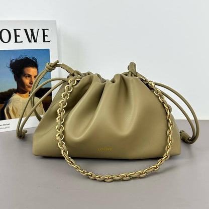 Loewe Master
good quality 
270 dhs🇦🇪

Zain228
♥️♥️♥️