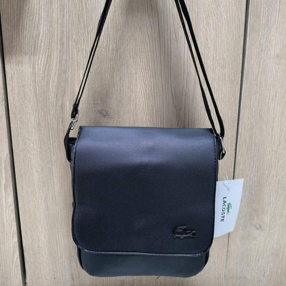 LACOSTE Bag 

GOOD quality 
40 dhs🇦🇪

Zain40
♥️♥️♥️