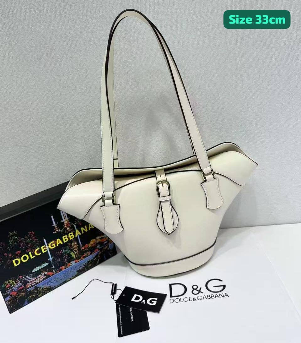 D&G

With box 
🎁🎁🎁

105 dhs🇦🇪

Zain186
♥️♥️♥️