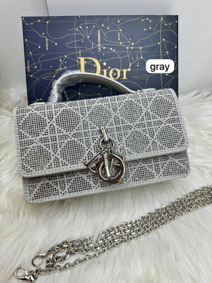 Discount 💎  Dior top handle
Size: 25 ~ 21 cm
95 dhs🇦🇪
with Box🎁

Zain115
♥️♥️♥️