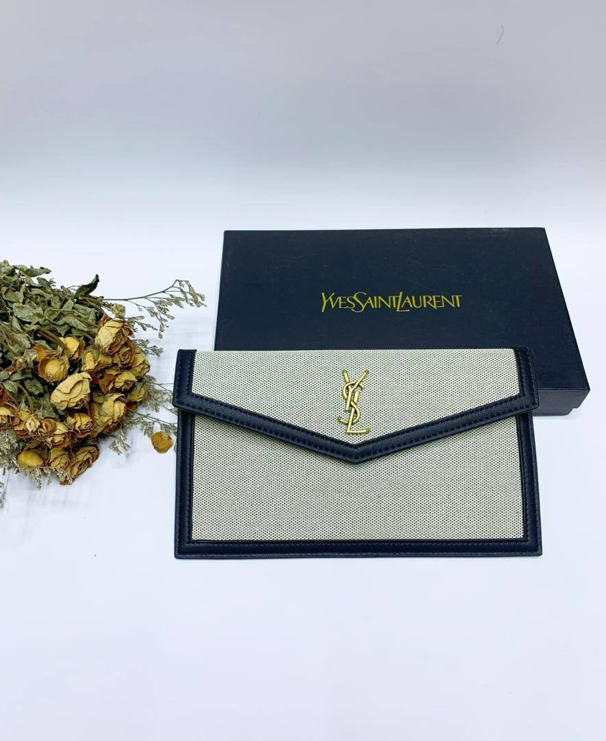 YSL

70 dhs🪙

With box
🎁🎁🎁

Zain35
♥️♥️♥️