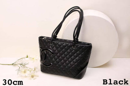 Chanel ᴄᴀᴍʙᴏɴ ᴛᴏᴛᴇ  
sʜᴏᴜʟᴅᴇʀ ʙᴀɢ
ᴡɪᴛʜᴏᴜᴛ ʙᴏx

sɪᴢᴇ:30ᴄᴍ
105 dhs🇦🇪

Zain56
♥️♥️♥️