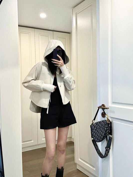 New collections💝♥️❤️🥰                                        
280 dhs🇦🇪
*good  quality  
*Sizes:S M L 
*AVAILABLE NOW

Zain231
♥️♥️♥️