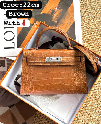 Hermes ᴋɪʟʟʏ ᴄʀᴏᴄᴏᴅɪʟᴇ 
sɪʟᴠᴇʀ ʜᴀʀᴅᴡᴀʀᴇ 
ᴡɪᴛʜʙᴏx 
🎁🎁🎁

ᴄʀᴏᴄs ᴍᴀᴛᴇʀɪᴀʟ 
sɪᴢᴇ:22ᴄᴍ
100 dhs🇦🇪

Zain56
♥️♥️♥️