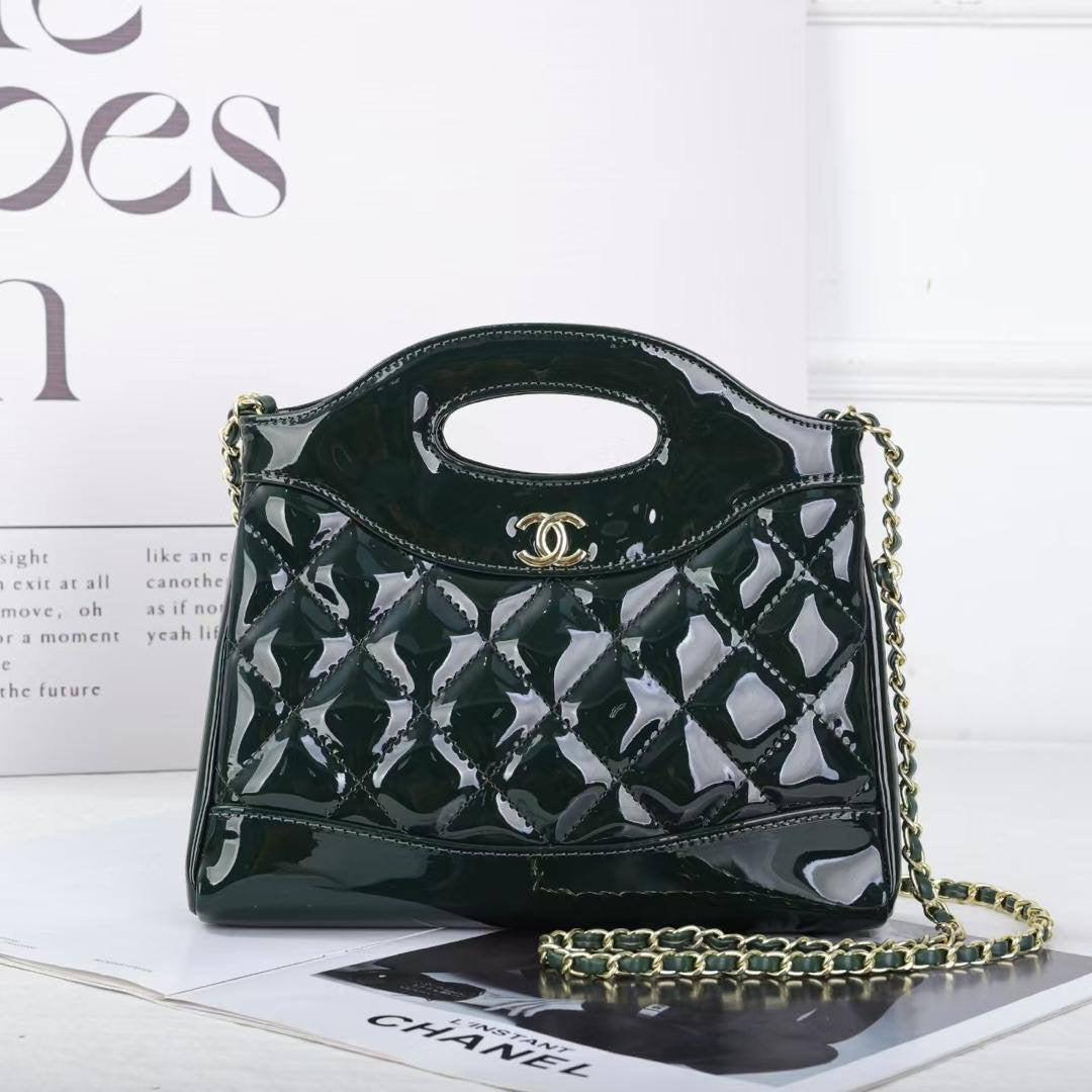 Chanel

95 dhs🇦🇪

high quality 

With box
🎁🎁🎁

Zain217
♥️♥️♥️