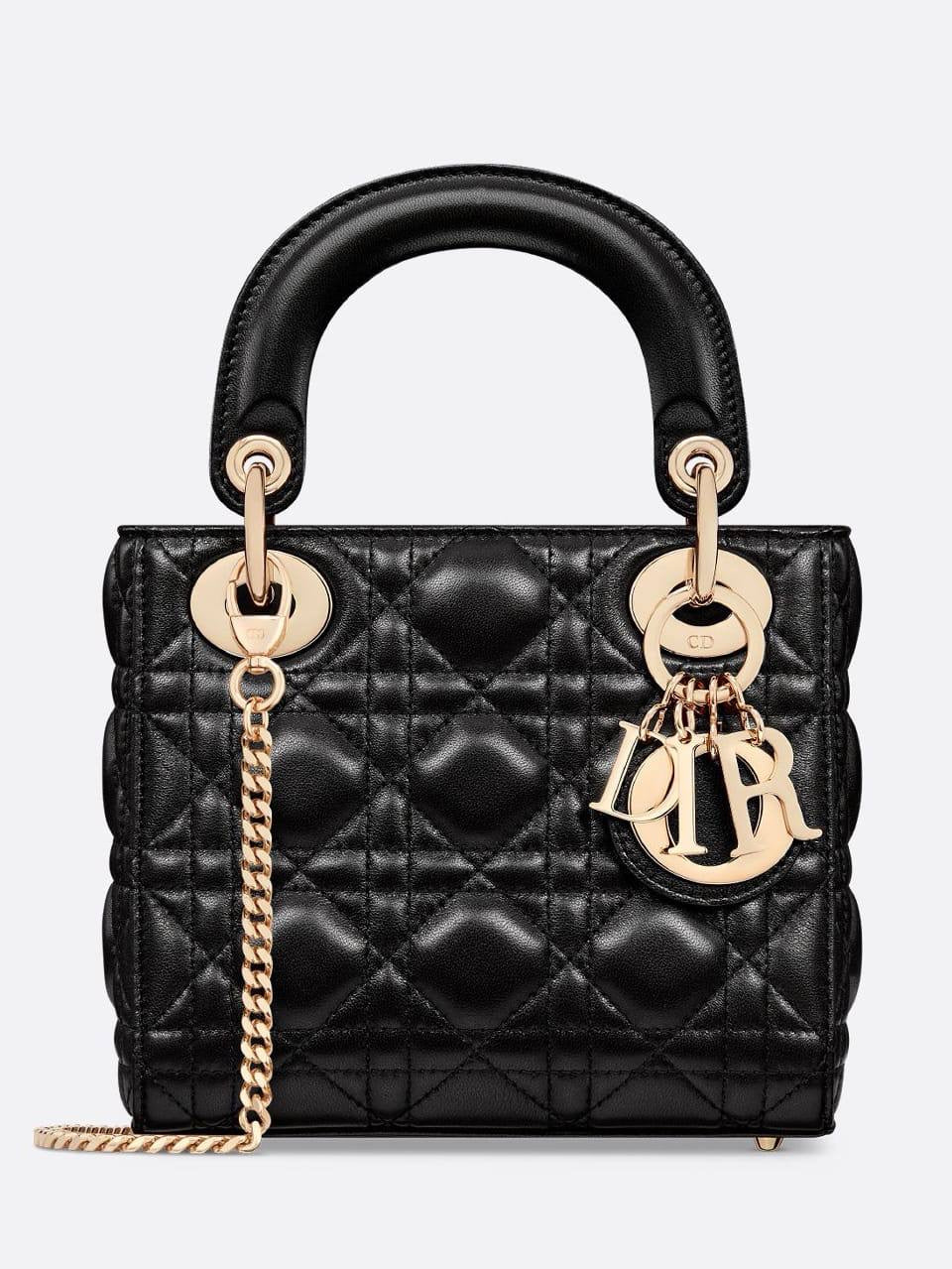 Dior 
Lady dior mini
Size: 17cm

With box 
🎁🎁🎁

105 dhs🪙💕

Zain50
♥️♥️♥️