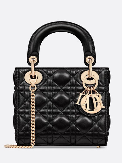 Dior 
Lady dior mini
Size: 17cm

With box 
🎁🎁🎁

105 dhs🪙💕

Zain50
♥️♥️♥️
