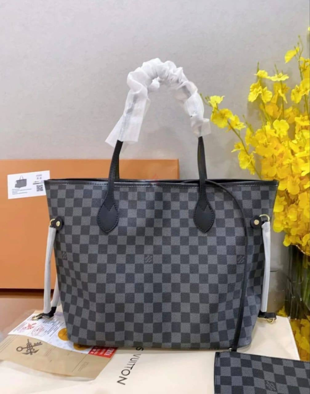 LV
with box
🎁🎁🎁

100 dhs🇦🇪

Zain143
♥️♥️♥️