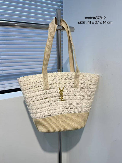 YSL - YVES SAINT LAURENT
BEACH  SHOULDER BAG
sɪᴢᴇ : 41 cm

50 dhs🇦🇪

Zain31
♥️♥️♥️