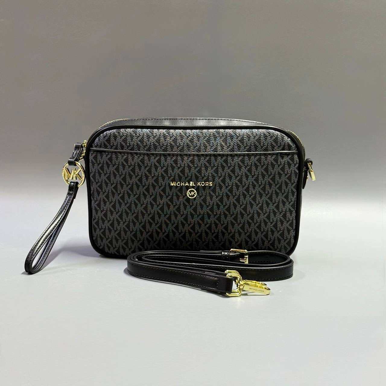 MK 
NEW CAME GOOD QUALITY  
80 dhs🇦🇪
SIZE: 25cm

Zain39
♥️♥️♥️