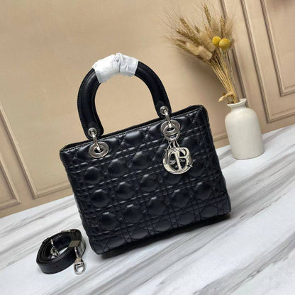 Lady Dior Master 
330 dhs🇦🇪
#With box
🎁🎁🎁

#24cm

Zain228
♥️♥️♥️