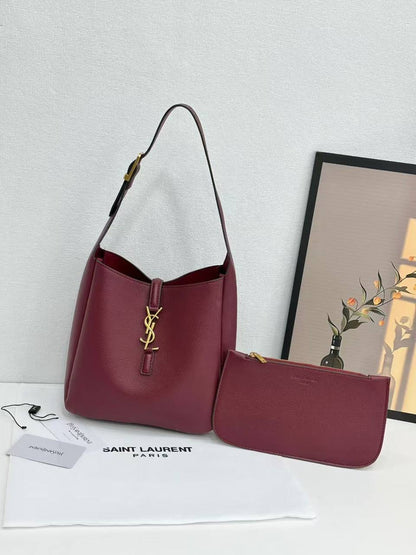 YSL

with box
🎁🎁🎁

105 dhs🇦🇪

Zain143
♥️♥️♥️
