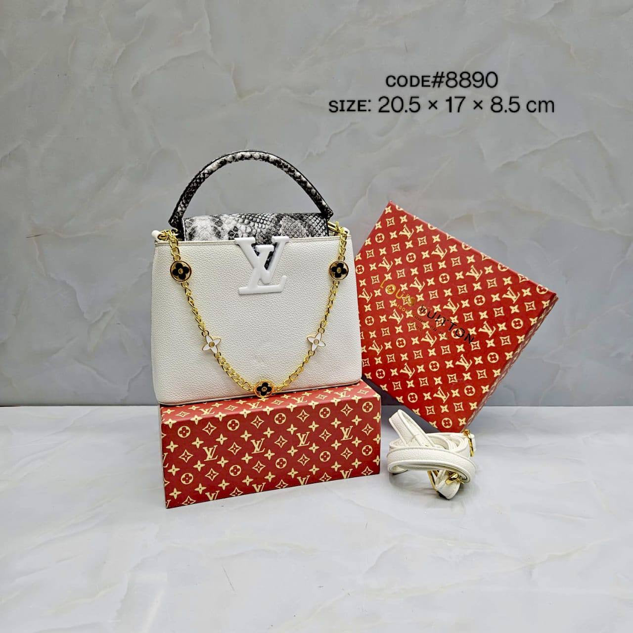 LV
ᴄᴀᴘᴜᴄᴄɪɴᴇ ᴛᴏᴘ ʜᴀɴᴅ ʙᴀɢ
ᴡɪᴛʜ ʟᴏɴɢ ʙᴇʟᴛ sᴛʀᴀᴘ
ɢᴏʟᴅ ʜᴀʀᴅᴡᴀʀᴇ
sɪᴢᴇ : 20.5 cm

ᴡɪᴛʜ BOX
🎁🎁🎁

75 dhs🇦🇪

Zain31
♥️♥️♥️