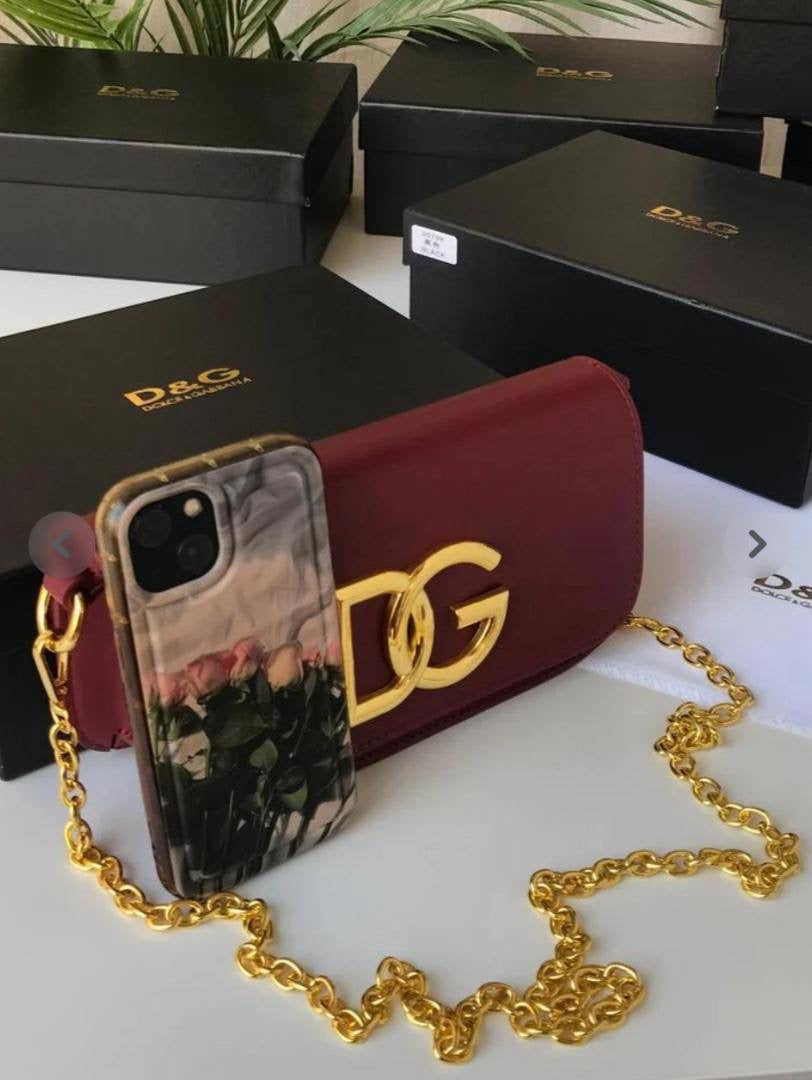 D&G

90 dhs🇦🇪

Good quality 

with box
🎁🎁🎁

Zain35
♥️♥️♥️