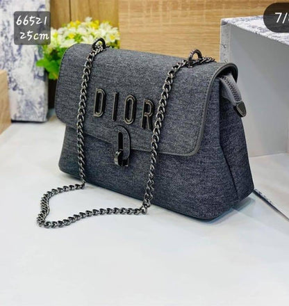 Dior

100 dhs🪙

Zain46
❤️❤️❤️