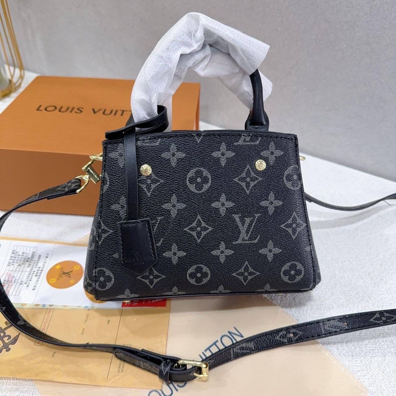 LV
20*14*7 cm 

With box
 🎁🎁🎁

80 dhs🇦🇪

Zain17
♥️♥️♥️