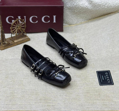 . New gucci  shoes 

   Size  .  36.  to 41

115 dhs🪙

Zain80
♥️♥️♥️