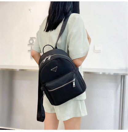 Prada
30*25*15cm
75 dhs🇦🇪

Zain17
♥️♥️♥️